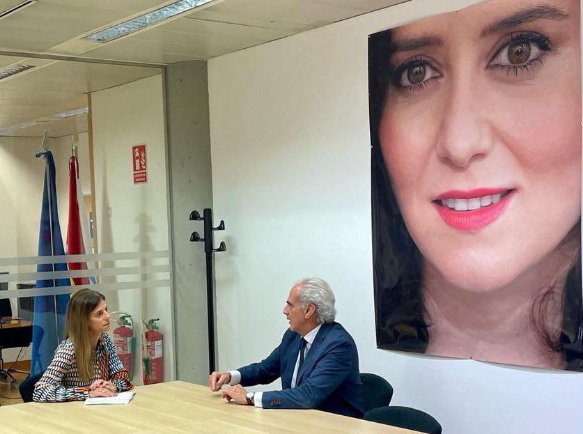 El consejero de sanidad de Madrid visitó #SotoDelReal esta semana, lástima que no tuviera tiempo de haberse pasado un momento a saludarnos al centro de salud o al SAR.