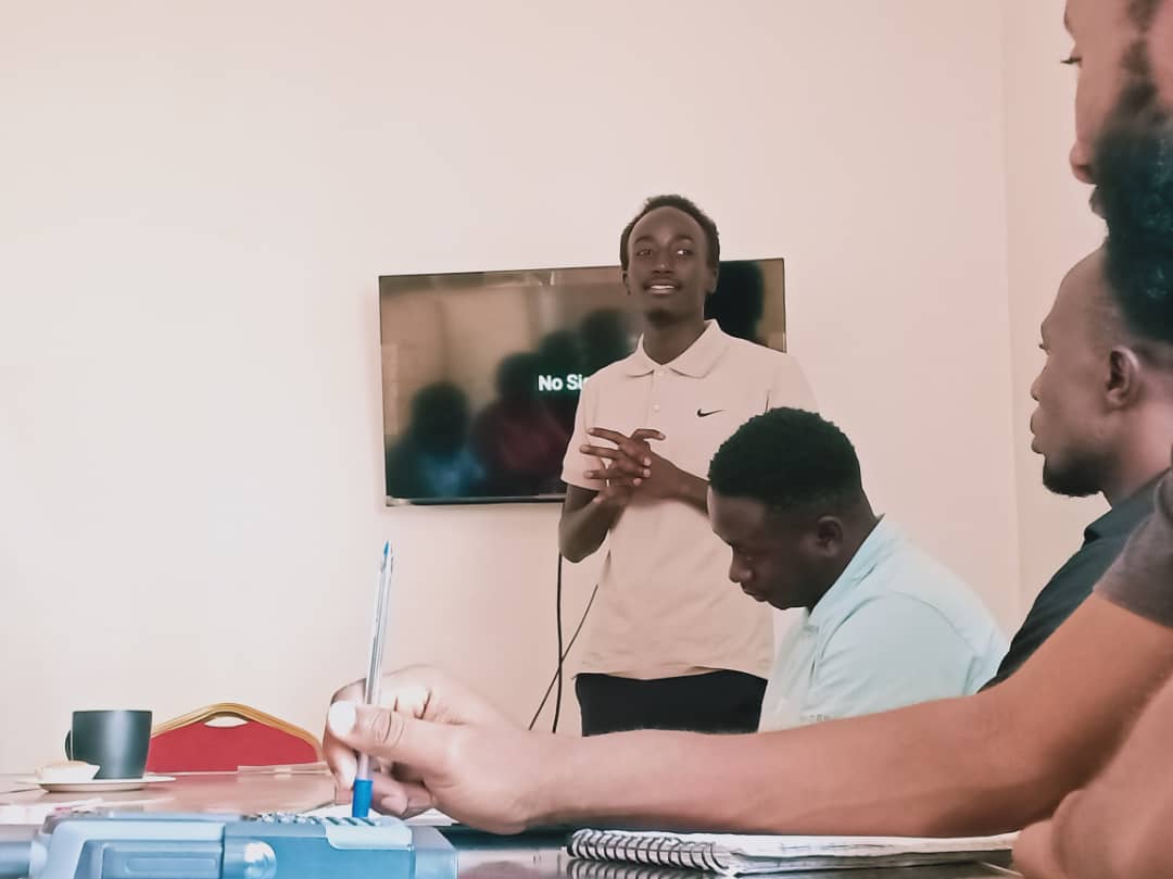 LypUg's tweet photo. Happening now: Participants are going through a session on "Purposeful Networking" with Edson Niwamanya, the Investment Lead at @WeAreSINA Purpose pool. 
#ReadingisLeading
#transformation 
#LypUg https://t.co/YPFdaAdPeV