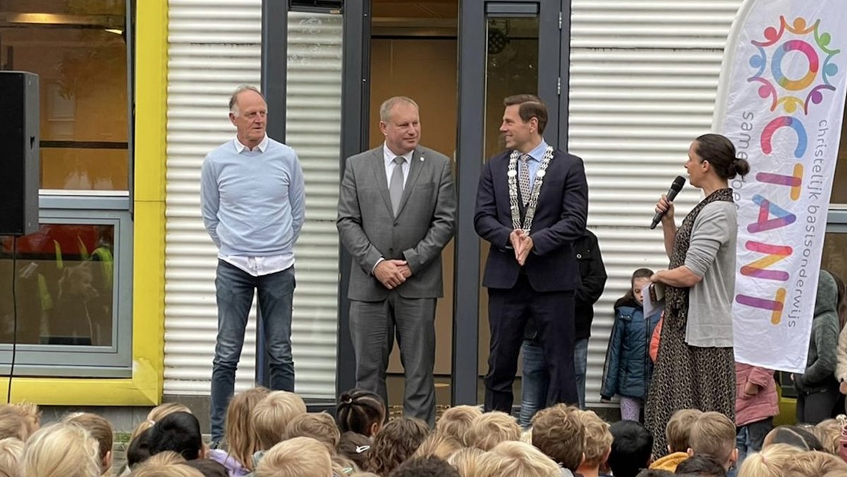 Schoolkinderen vragen burgemeester en wethouder het hemd van het lijf - pijnacker-nootdorp.tv/schoolkinderen… #pijnacker #nootdorp