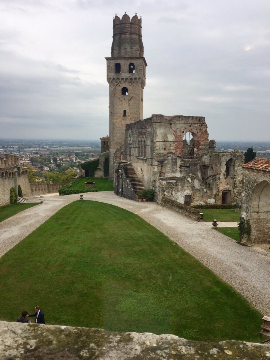 Oggi al Castello di San Salvatore per il convegno Ville Venete: orizzonti oltre i confini. Buon inizio alla prima  #GiornataVilleVenete e a tutte quelle a venire @ilCiset #villevenete #turismo #cuktura #enogastronomia