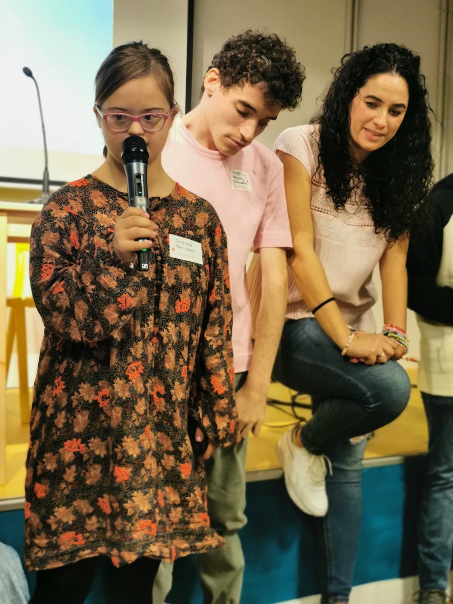 "Gracias a Aniceto, mi profesor por su apoyo... pero la primera es mi madre ❤️✨" Indira
Enhorabuena a esos docentes que creen en todos los alumnos #workshopcrearla <a href="/QuererlaCrearla/">Quererla es crearla</a>