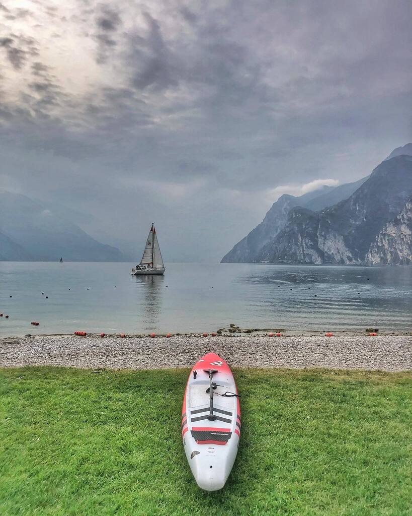 NicolaVolani's tweet photo. โ
๏ธ Lago piatto, barchette e nuvole โ๏ธ
#paddling #getoutside #paddleboard #getoutdoors #outdoors #paddleboarding #saskatchewan #goexplore #onthewater #darksidesup #exploresask #italiaphoto #standuppaddle #adventure #lakelife #goproit #watersports #advenโฆ https://t.co/zrjb4UOppV https://t.co/1Z1ESn9kdP