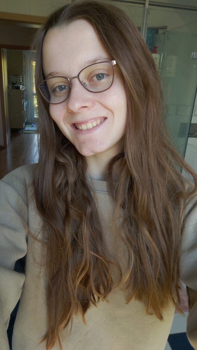 zUnverdient | Finja tweet media