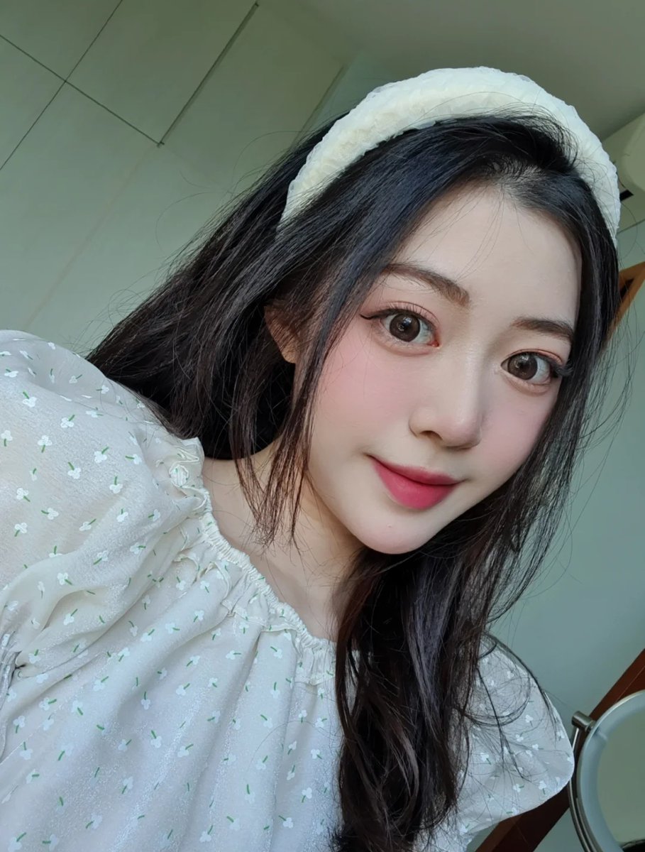 Joye_123's tweet photo. Beauty in the mirror。 https://t.co/I86JxSy97U