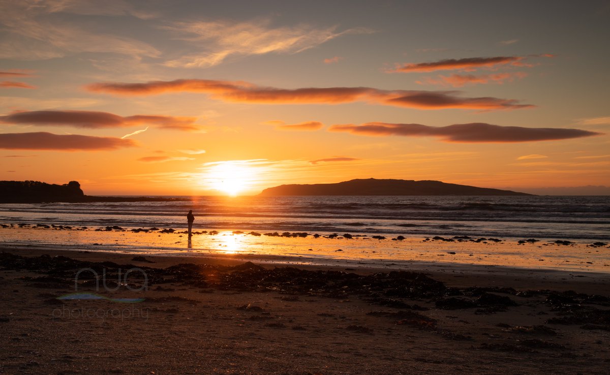 NuaPhoto's tweet photo. An epic start to a weekend on #rushbeach #lambayisland #irishsunrise #dublinireland #fingal
#loveireland https://t.co/GPdcPZ9Nex