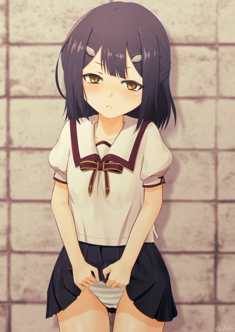 嫌な顔をされながら美遊ちゃんにおパンツを… 