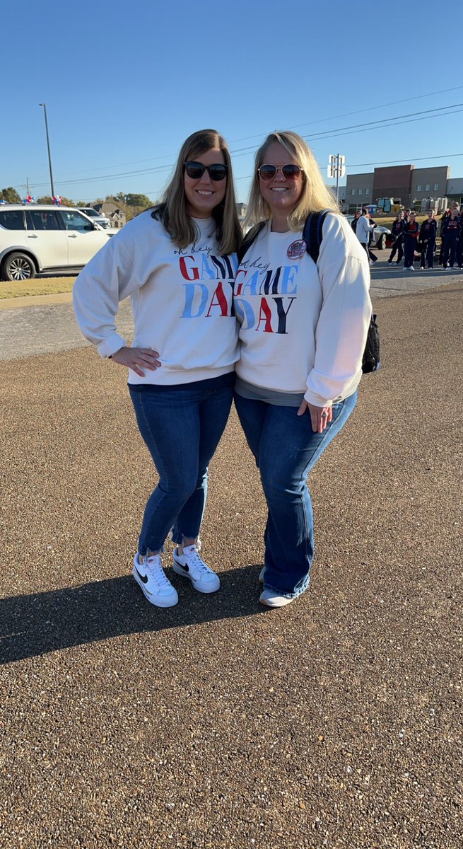 Mrs. Taylor tweet media