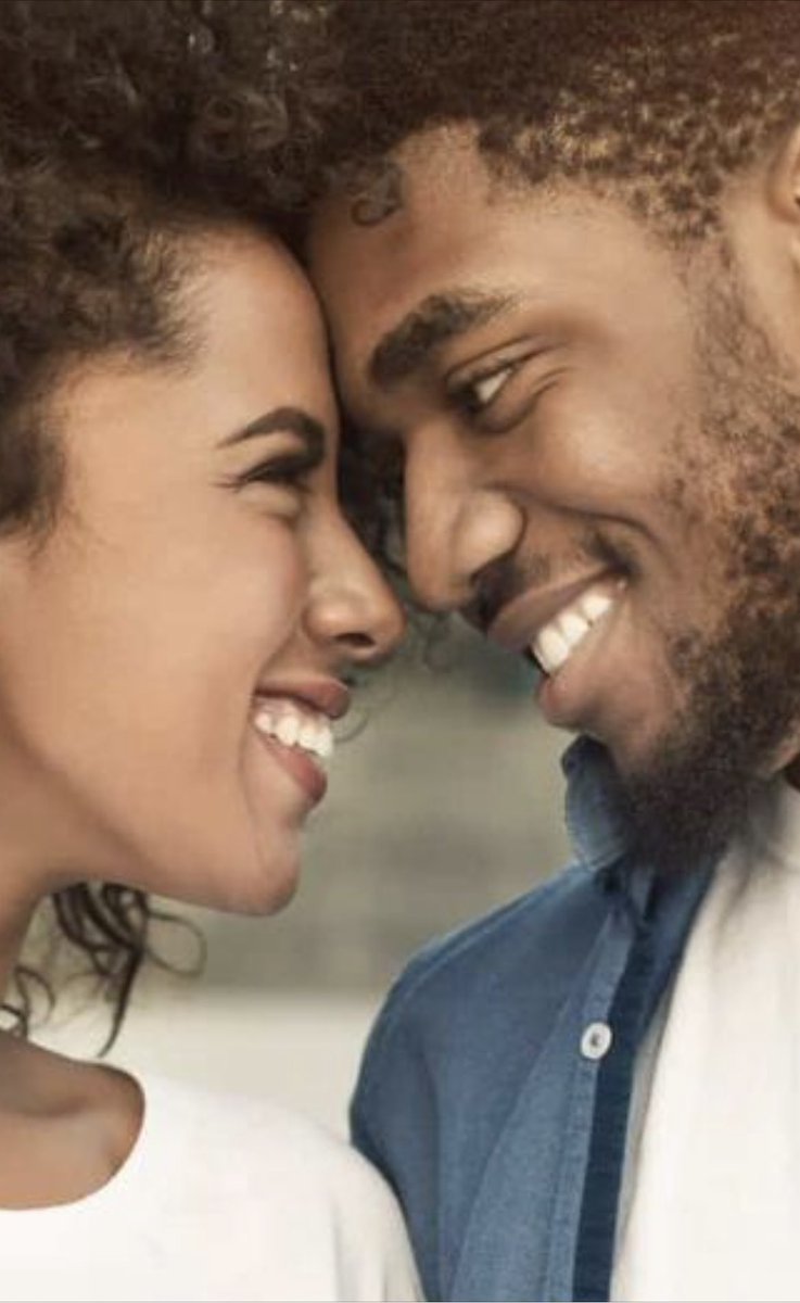 fatima_bocoum's tweet photo. Le couple ne meurt pas du temps. Il meurt du silence. Quand les extrêmes s’attirent, c’est pour sublimer un magnétisme que l’amour consacre. Si vous laissez une brique entre vous, vous élèverez un mur que l’orgueil rendra infranchissable. Rappelez vous ce qui un jour, vous a uni https://t.co/YCGoluQGle