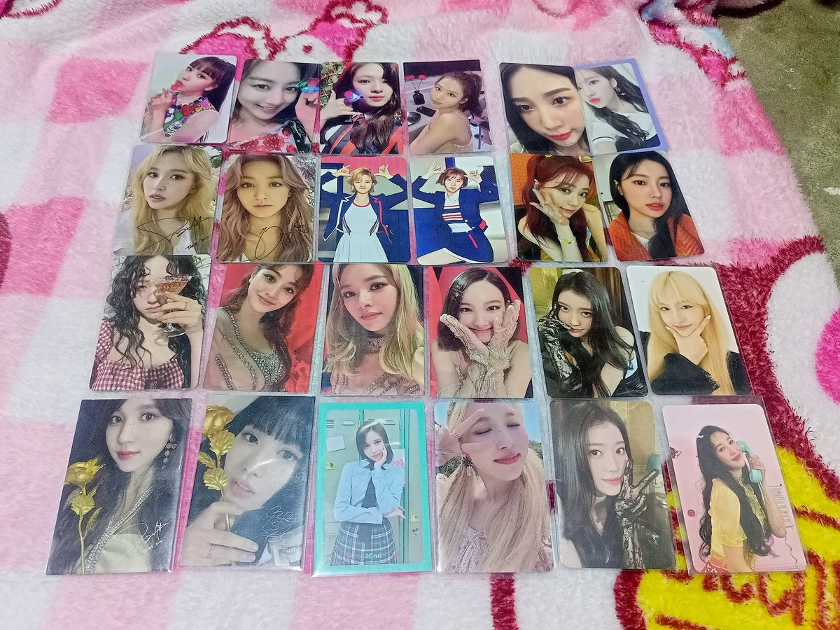 minasanaXx's tweet photo. WTS LFB 
IC!! 
TOTAL: 5340 SEE THREAD TO SEE PBD. https://t.co/6RLypW2JCf