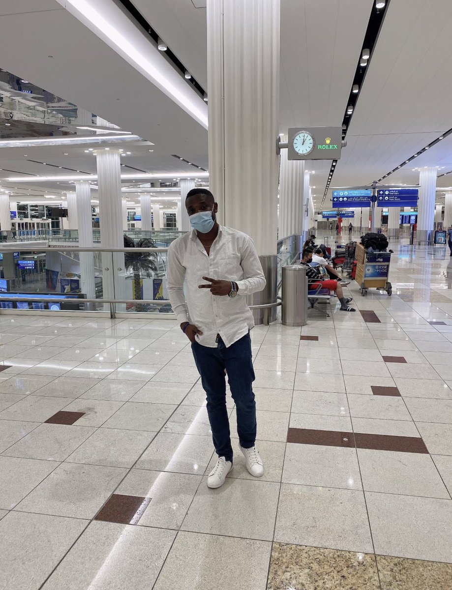 Iameniolamyde's tweet photo. Last last , I don finally japa . Make the last person to leave Buhari and Agbado off the light. I’ll be back when it’s finally POssible. 😍 https://t.co/Cvr7hqiD5I