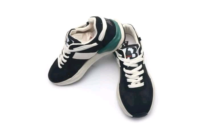 DXBLE_D's tweet photo. Order Now!!!!
AFENI BLACK SNEAKER
Price:R1400
Size Range:Uk 6-9
WhatsApp/contact: +27 65 578 4764 https://t.co/1YmE7EBj8p