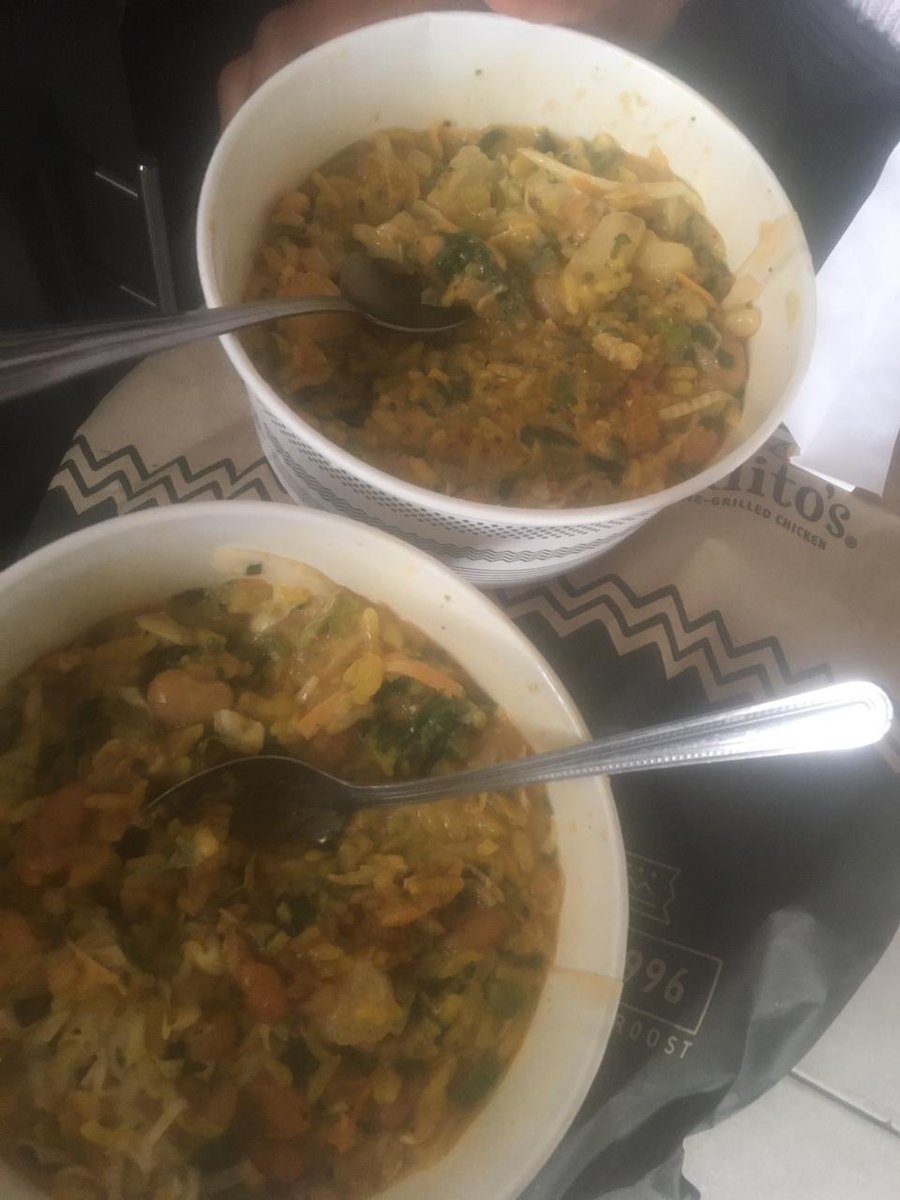 bontleee_'s tweet photo. @GalitosC mara galitos wtf is this ? how the fuck is this bowl R50 ? https://t.co/Lj98OGvkHY