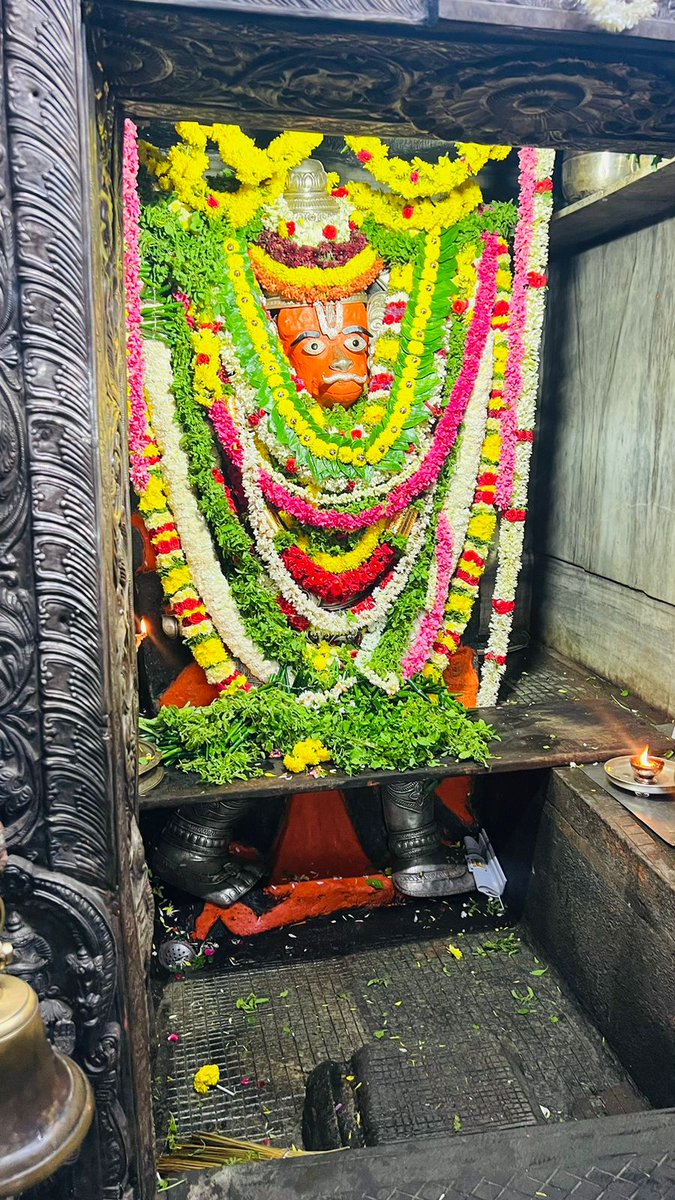 itsrayaramagalu's tweet image. ಹೆಂಗೆ ನಮ್ ಗಾಳಿ ಆಂಜನೇಯ..🙏🙏

Yaavaglo ಒಸಿ ಹೊಡೆದಿದ್ದೆ .. ಪಕ್ಕ ನಿಂತವರಿಗೆ . Pls ನೀವು ತೆಗೆದ ದೇವ್ರು ಫೋಟೋ ನಂಗೆ ಕಲ್ಸಿ ಅಂತ..

Religiously i m receiving pics even now...😊😊 ದೇವ್ರು ನಿಮ್ಮನ್ನ ಚೆನ್ನಾಗಿ ಇಟ್ಟಿರಲಿ..
#randomtalks