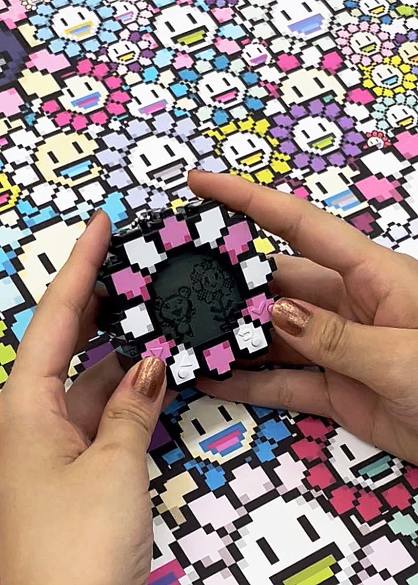 We are taking a snapshot of Murakami.Flower holders today for Flower Go Walk. Have you registered your delivery address? Please double check. URL::murakamiflowers.kaikaikiki.com/flowergowalk.h…