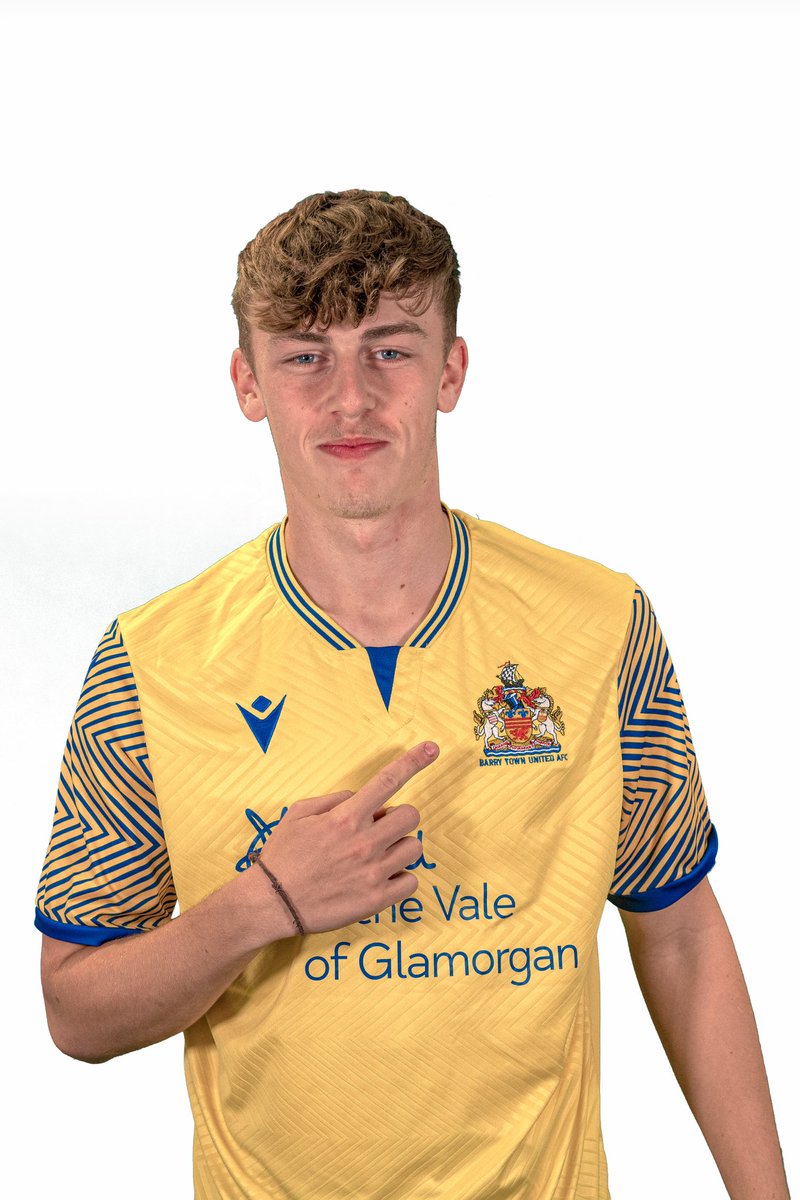 Barry Town United Academy tweet media