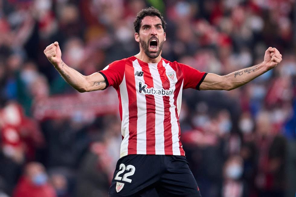 Raúl García del Athletic de Bilbao: "Encantado de que me suban los impuestos. Hay que ser solidario. Los futbolistas no tenemos ninguna importancia en la sociedad. Importancia tiene un profesor que intenta educar y dar valores". Enorme.