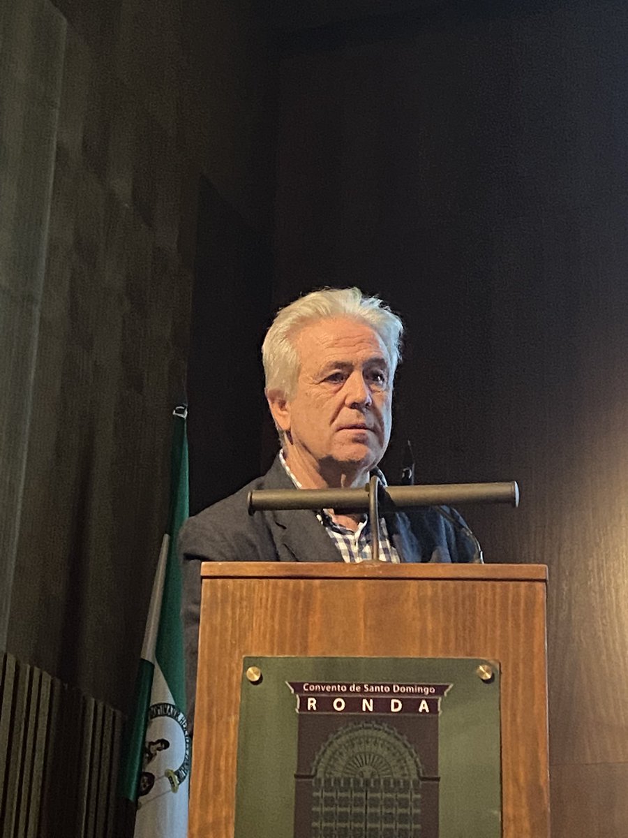 mjmarquez09's tweet photo. La actualidad del cáncer: a qué retos nos enfrentamos?Con el Dr Emilio Alba. El mejor profesional y una de las mejores persona la que he tenido la enorme suerte de conocer #VCongresoAyuca https://t.co/KgbOmDzj96