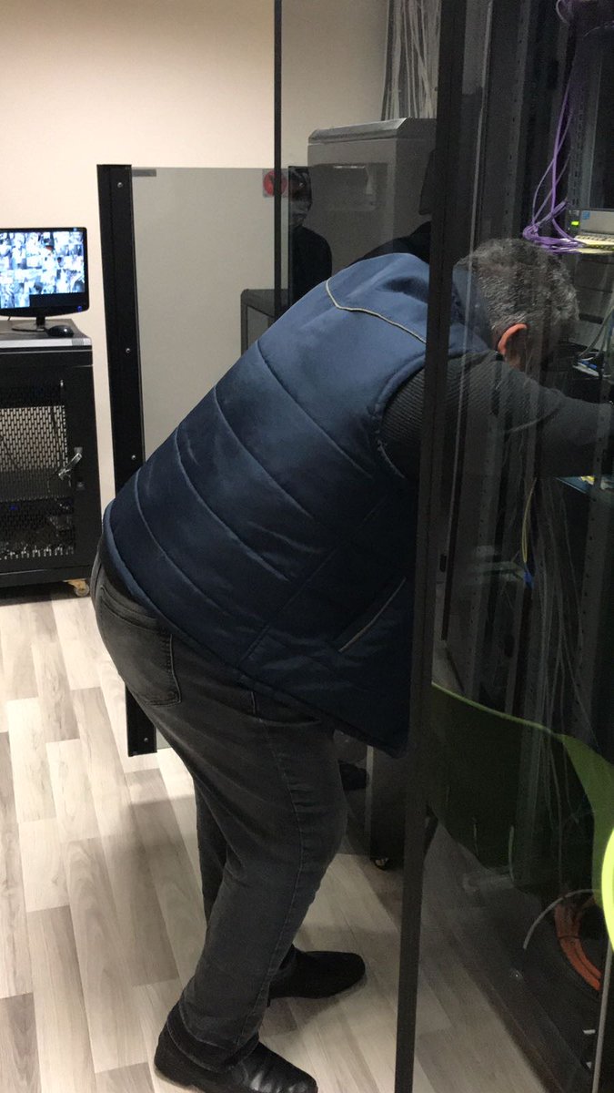 AkifGorgen's tweet photo. Hastanede sadece Hbys işine bakmıyoruz İnternet alt yapısı kamera santral #ebys tüm elektronik işleri bizden sorulur bizler kadroyu hak ettiğimize inanıyoruz sizlerde bizleri görmezden gelmeyin lütfen
@RTErdogan @vedatbilgn @drfahrettinkoca @vedatdemiroz
#HbysTaseronKalmasın https://t.co/7hkSM0HQNO