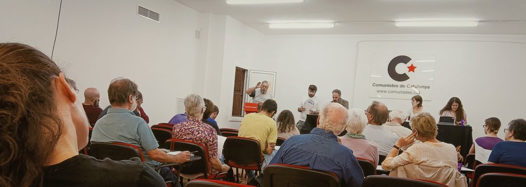 Avui les @ComunistesBCN celebrem la 5a Conferència de #Barcelona al nostre local de Sant Andreu. Discutim sobre la ciutat que volem i sobre com aconseguir-la!