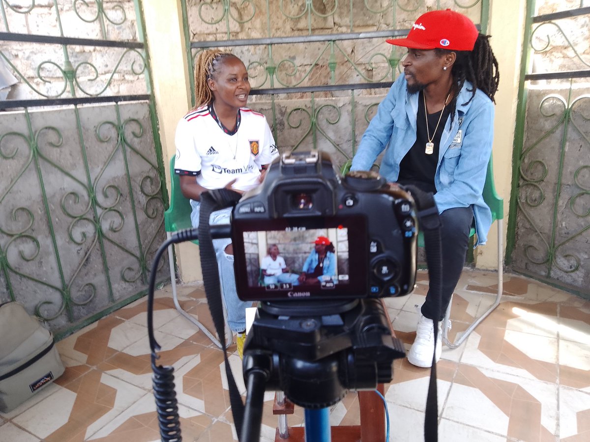 amakenzi's tweet photo. On Set; behind the camera: shooting MEB @blaxxatingtv https://t.co/swsZikA8jW