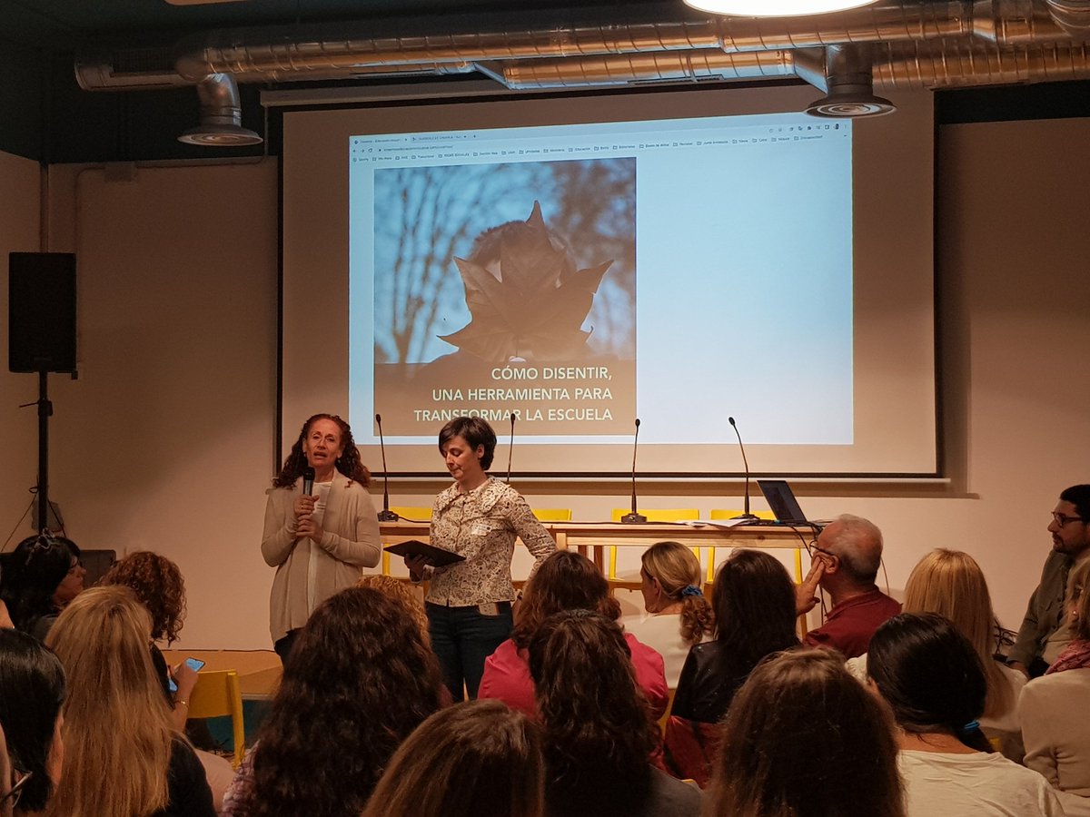 Disentir es necesario "y la historia nos da la razón" <a href="/CappacesCom/">Carmen Saavedra</a> y Leticia Barbadillo #workshopquererlaescrearla <a href="/QuererlaCrearla/">Quererla es crearla</a>