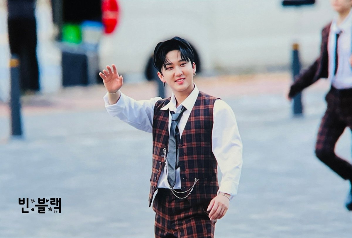 binblack811's tweet photo. 221022 미팬 👋 #창빈 https://t.co/yCgiSc8Yrp