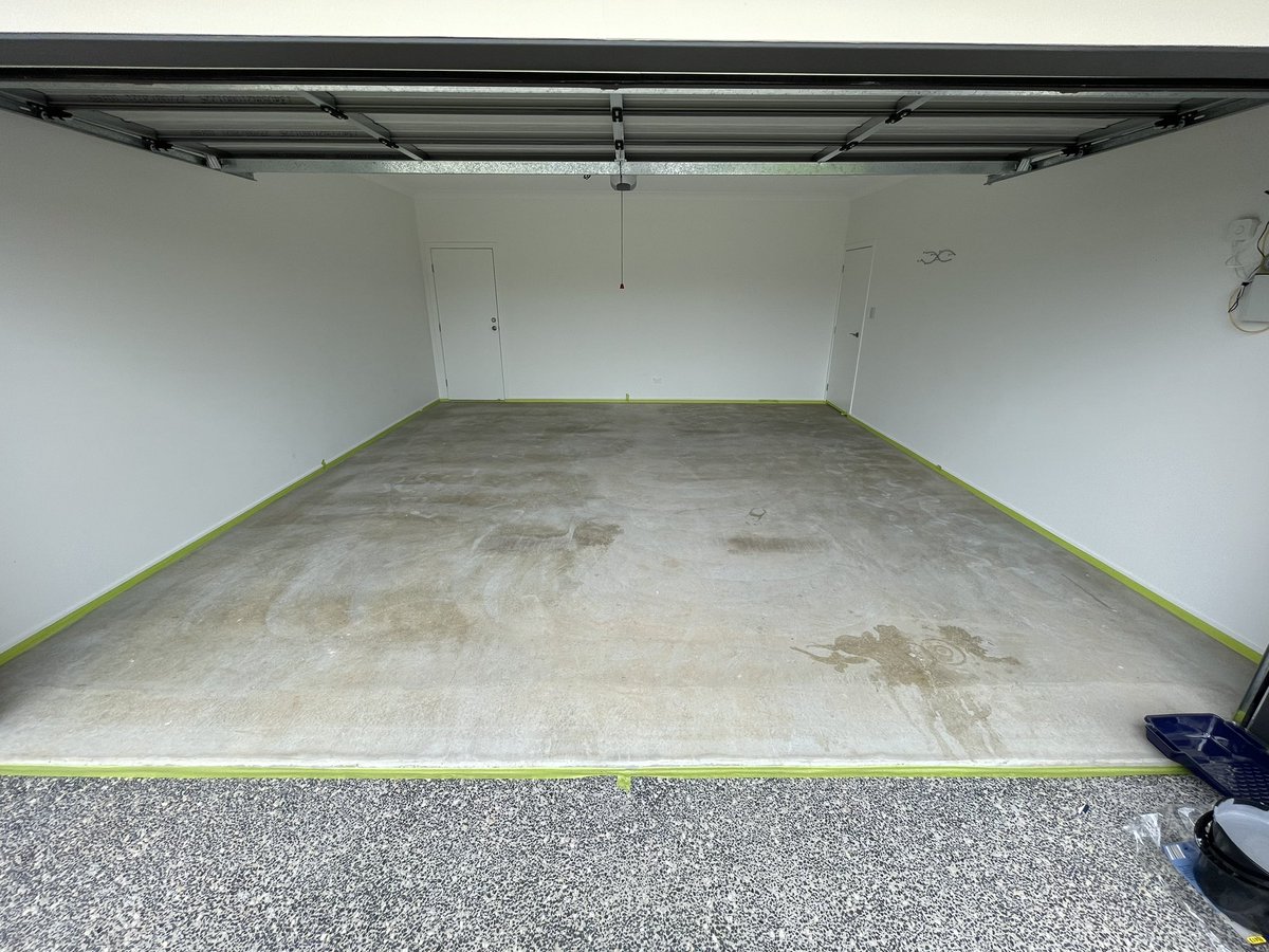 87noah's tweet photo. A great little project to protect the concrete surface in your garage 🚙 and add a little bling to the floor. 🛞An awesome kit by #DyMark available in different colours at @Bunnings makes it easy to follow. #DIY #homeimprovement #homeprojects 🔨 https://t.co/fR89y7HjNF