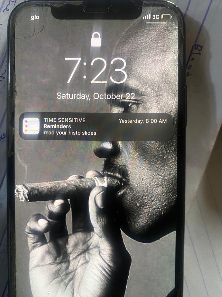 iamyourZaro's tweet photo. Iphone X for sale 
256 gb RAM
Battery life - 83%
Price 120k (Slightly negotiable) https://t.co/jFYW2MF0z4