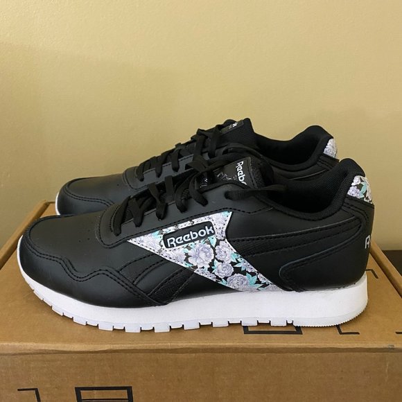restatedfinds's tweet photo. So good I had to share! Check out all the items I'm loving on @Poshmarkapp from @Loliv17 @flasher8509 #poshmark #fashion #style #shopmycloset #reebok #glamglow #apexlegends: https://t.co/BkZ6pnbZtk https://t.co/JGAEf6vRUk