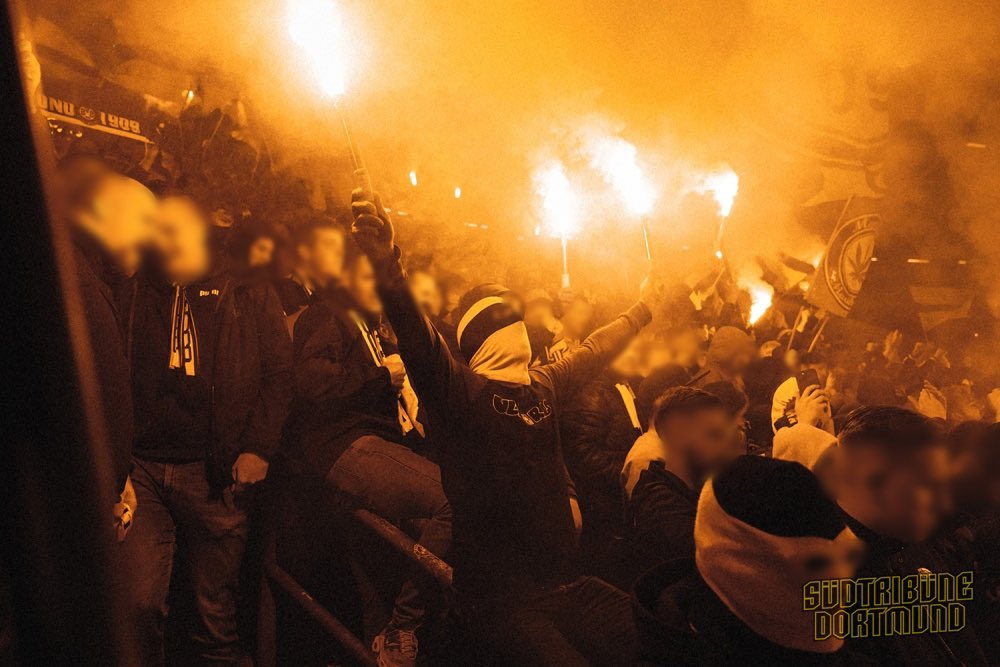 GelbeWand09's tweet photo. 🔥🔥🔥
#H96BVB #UltrasDO #TheUnity https://t.co/jgeY5StOaY