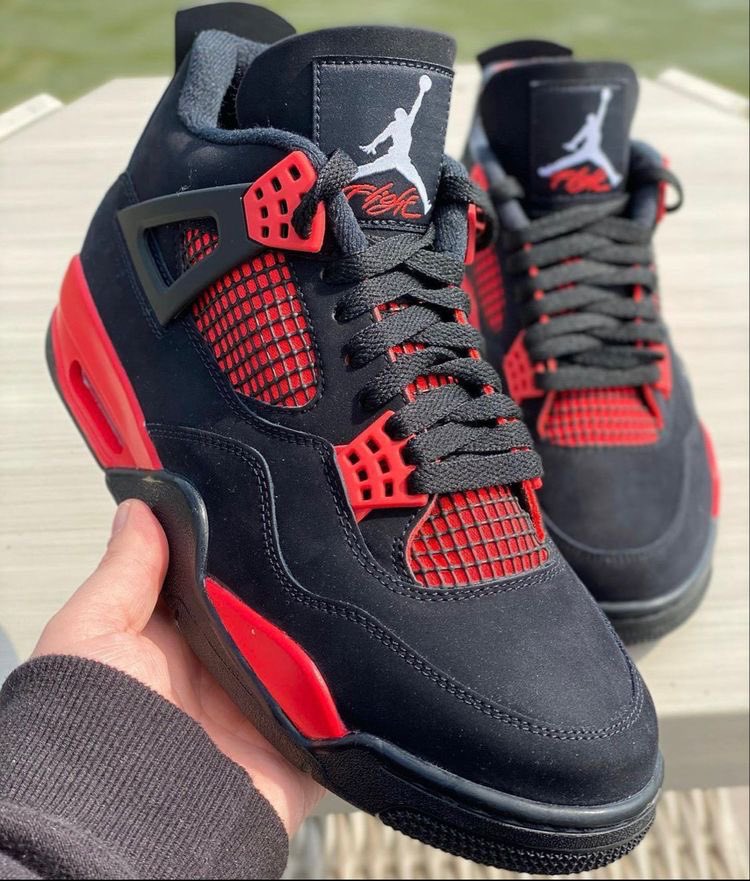 Bei =80,000tsh 
Size 40,41,42,43,44,45,46

Delivery ipo 🛵DAR/ 📦MIKOANI/ 📦NJE YA NCHI 

📞0713358355/ 0627417113
📍TUPO SINZA KAMANYOLA 
upande wa kushoto kama unaelekea shekilango kabla ya daraja

G🌍🌍gle Maps search : Baraka sports wear