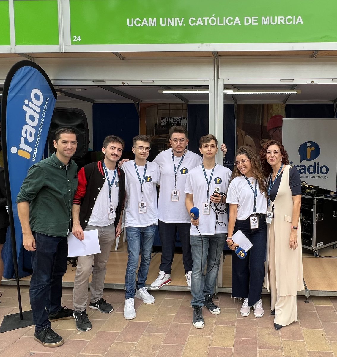 ¡Comienza el segundo día en #SECYT22! 🧪

Nuestro equipo ya se encuentra preparado para una mañana radiofónica con muchas entrevistas por delante 🎙️

Permaneced atentos porque… abrimos hilo 👀👇🏼