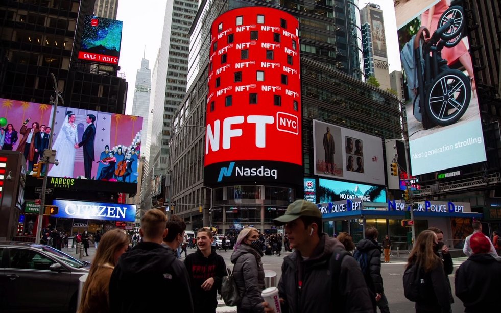 NFTours_Fund's tweet photo. In an interview with the Financial Times, the US stock market regulator’s senior Republican member said some NFTs could be regulated like stocks or bonds. She called for the SEC to publish more information on the market, which includes the Bored Ape caricatures. https://t.co/ZLo35sNJWt