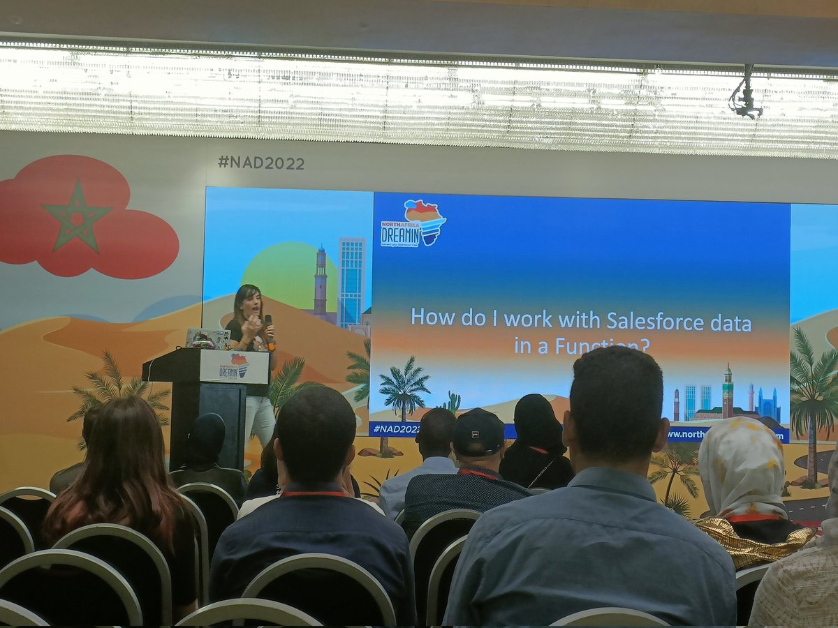 The great <a href="/AlbaSFDC/">Alba Rivas</a> in stage now at #NAD2022 explaining Salesforce Functions