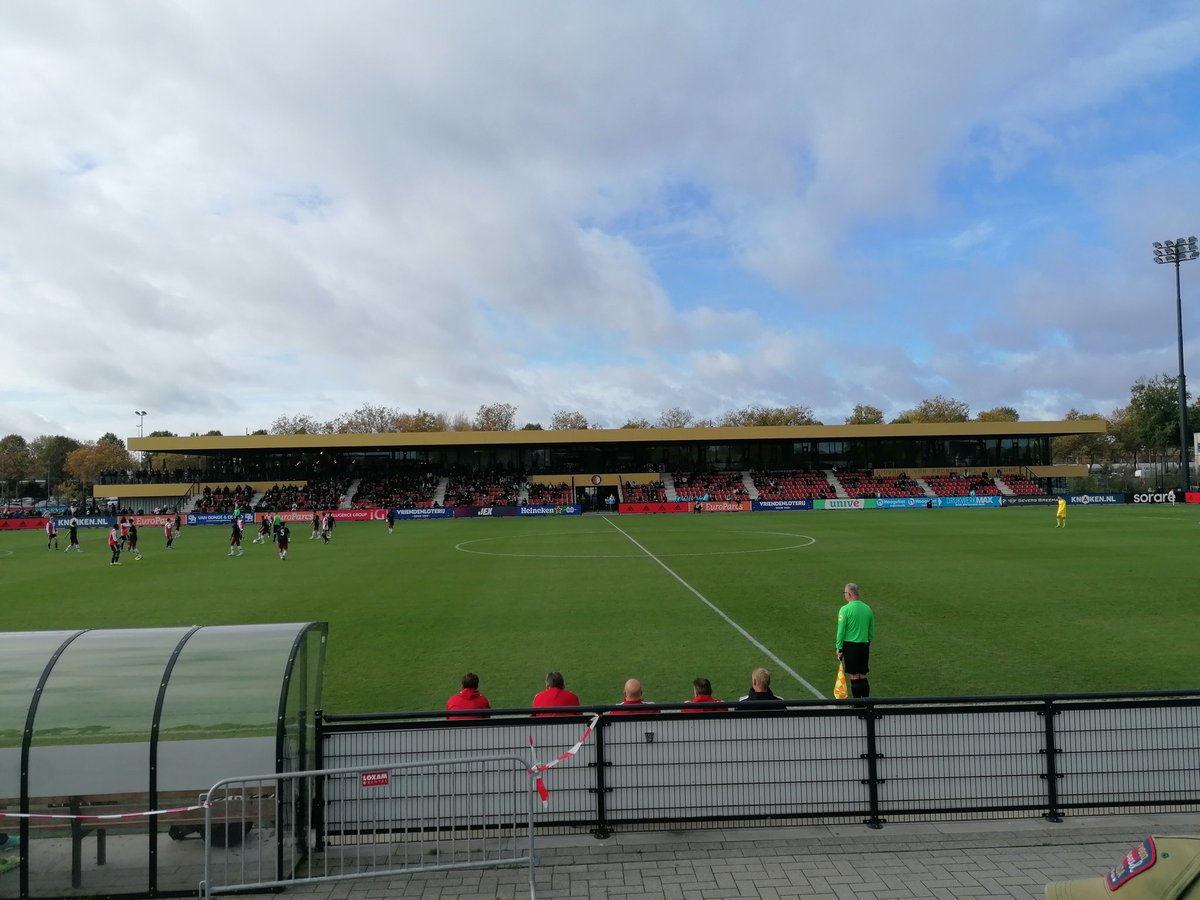 Het #Feyenoord dagje begint vandaag op Varkenoord met de Mini-Klassieker en daarna de Onder 21. Tot slot naar De Kuip voor Feyenoord - Fortuna.