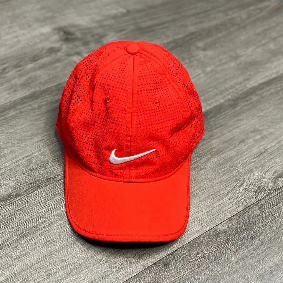 Badeqshop1's tweet photo. Running Dri-FIT Aero bill Featherlight Caps

Size : one size/adjustable

Colours: Black, Red, Dark blue, White 

Price: 1900ksh

Click on website to shop🛒

https://t.co/AS1NJFUTqK

#Badeqshop🇰🇪 #golfcap
#cap #redcap #runningcaps https://t.co/Yjy8o2mKrM
