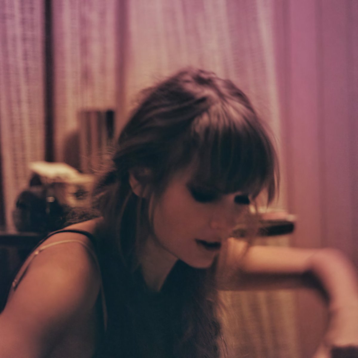 Taylor Swift's 'Midnights' debuts with 172.4 million filtered streams for its first 24 hours on Spotify.

'Lavender Haze' was the most streamed track with 14.3 million streams.