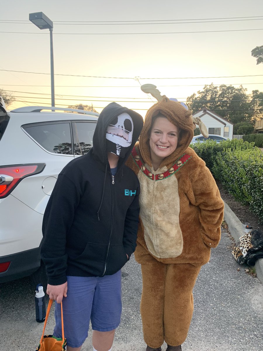 lesleygroves757's tweet photo. Another fun event at #casadecooke 🎃👻🍬 https://t.co/IrPKGxrV4Q