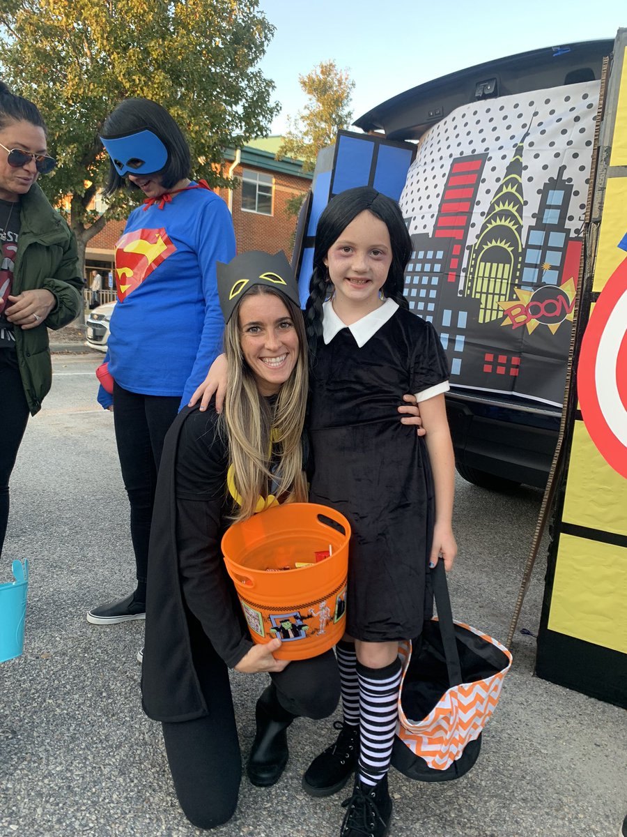 lesleygroves757's tweet photo. Another fun event at #casadecooke 🎃👻🍬 https://t.co/IrPKGxrV4Q