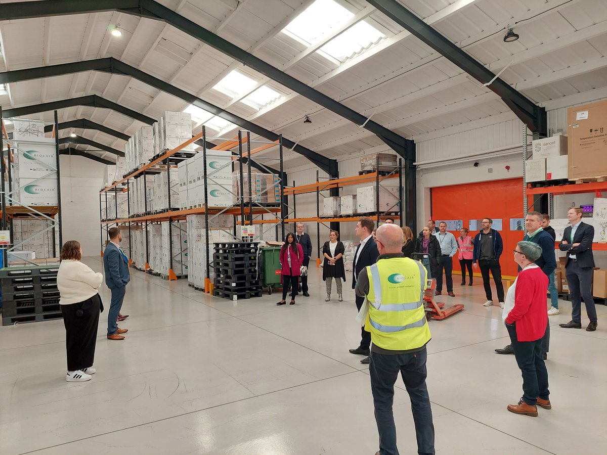 Biocair's tweet photo. We recently opened our new 16,500 sq ft warehouse and temperature-controlled facility at our Global HQ in Cambridge, UK.

Learn about our recent expansions and our global life science logistics services: https://t.co/yQFgpzMcNW

#MovingScienceForward https://t.co/n6c3WLWIfp