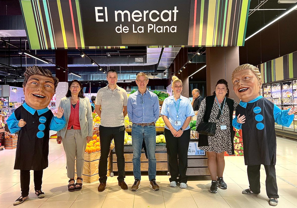 ranguita's tweet photo. #firescaprabo @caprabo a @AjSitges. Apuesta de Caprabo por la producción de #proximidad.
@MoritzBarcelona
#Olearum
#Bundo
#viñasol
#oliscastello
#giroribot
#Pinord
#marvall
@VermutEspinaler
#guillemescola https://t.co/3hMCd81X7G