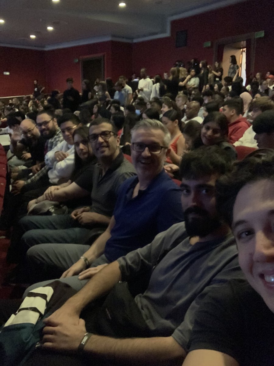 FactoriaF5's tweet photo. Zingers_F5 y Equipo_F5 emocionad@s de formar parte del gran evento #WelcomeZing2022 de #ZingProgramme organizado hoy en Barcelona y en toda España online. ¡¡Está a punto de empezar!! @nouscims #RompemoslosCodigos https://t.co/D4aDmVJyHq