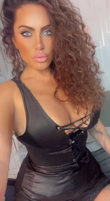 Don&rsquo;t forget to click the link and vote for me for the glamour awards 😘😘❤️❤️❤️ https://t.co/R8joWzmEbF<a href="/tag/gameofthrones"class="tags"><span>#gameofthrones</span></a>