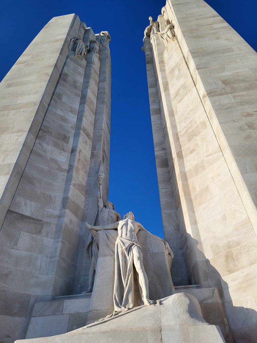 RayburnTours's tweet photo. .@BrightonHillSch spend the morning exploring the captivating Canadian Vimy Memorial. A visit like this, lead by exceptional Canadian guides can't help but have a profound effect on all students. Conversations, questions and reflection. What an imapctful journey we are on... https://t.co/uFl3uVO8N2