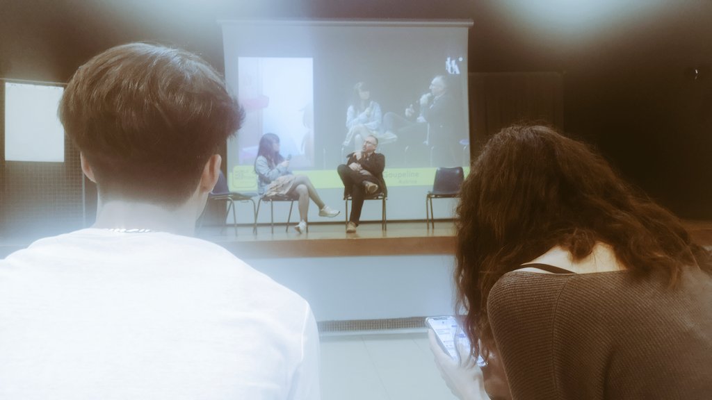 WebtoonFestival's tweet photo. 🦊 Nous discutons de la thématiques des relations toxiques avec @Goupeline, autrice de #philophobie !
Pour découvrir son #webtoon
👉 https://t.co/RHKT7UulUJ
#webtoonfestival2022 https://t.co/wYhIa1qav5