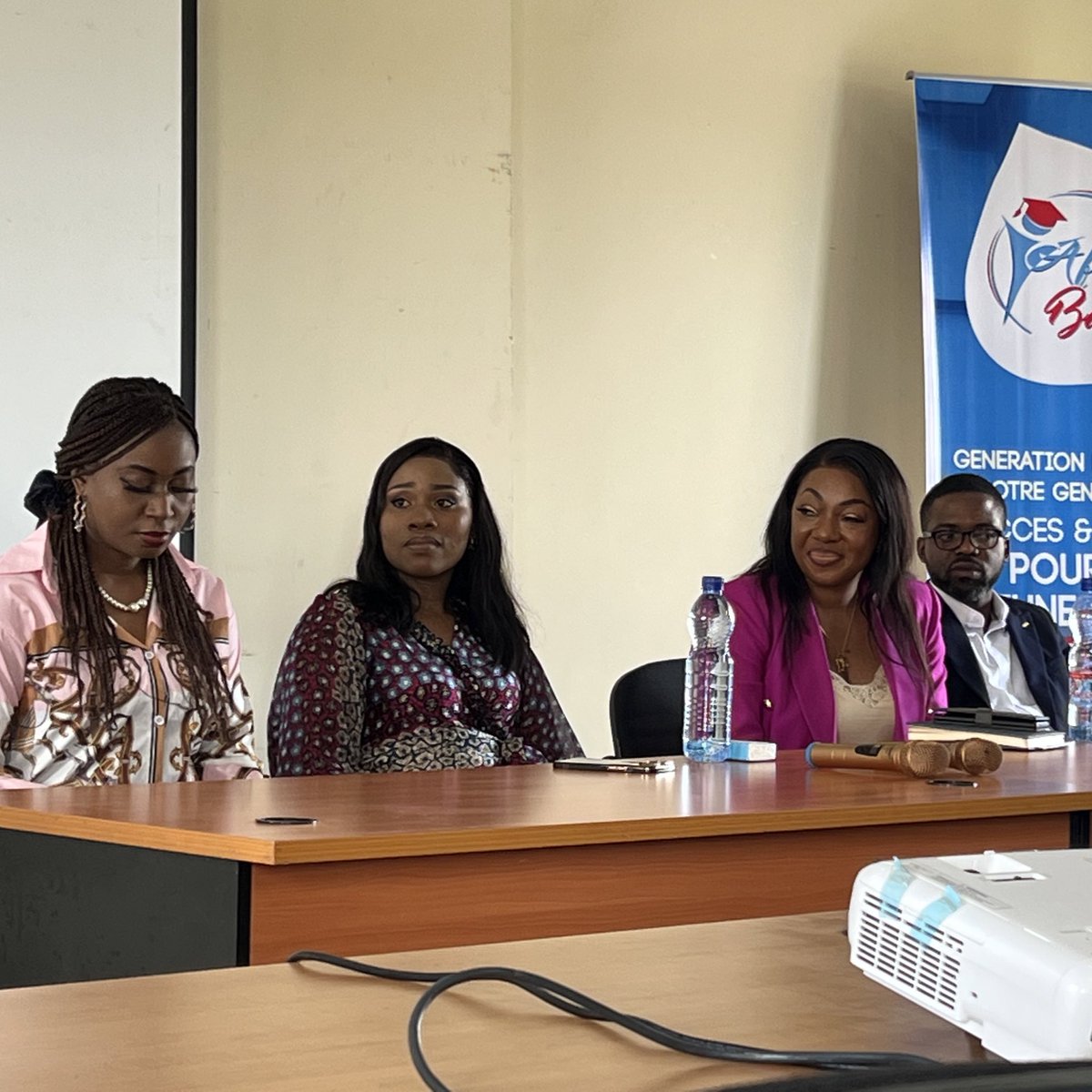 annytenga's tweet photo. Happening now #afterBac I am proud @RosianeSun one of the young women whose work has impact on others youth and communities.
Thanks to all mentors supporting this initiative and our youth ministry.
@MiandaMH @KristenTshika @BunkuluYves @Tracy_Ntumba @Sharufa_ https://t.co/UdUzmJUTDV