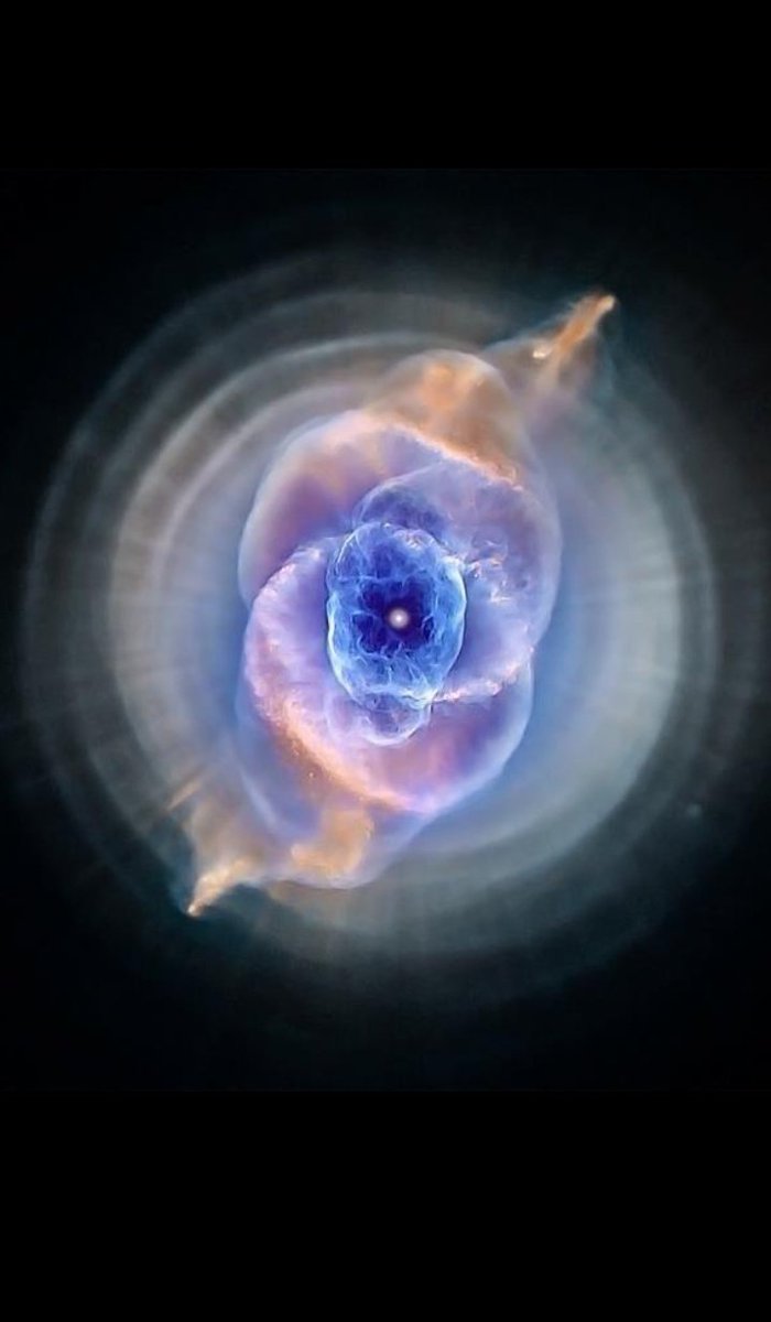 maiz_julio's tweet photo. The Cat's Eye Nebula #NASA  https://t.co/8b7uo80dMr https://t.co/zqwSOELcna