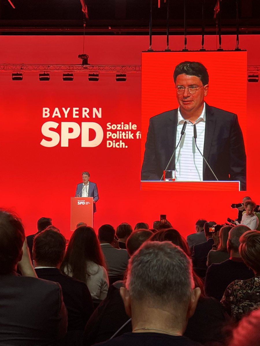 KonstiHeyder's tweet photo. Tolle Reden &amp; bester Sitznachbar - kann losgehen! #lpt22 #sozialepolitikfürdich #sozialepolitikfürbayern @BayernSPD @Bundeskanzler @FlorianvonBrunn https://t.co/CYxpSGN7i7