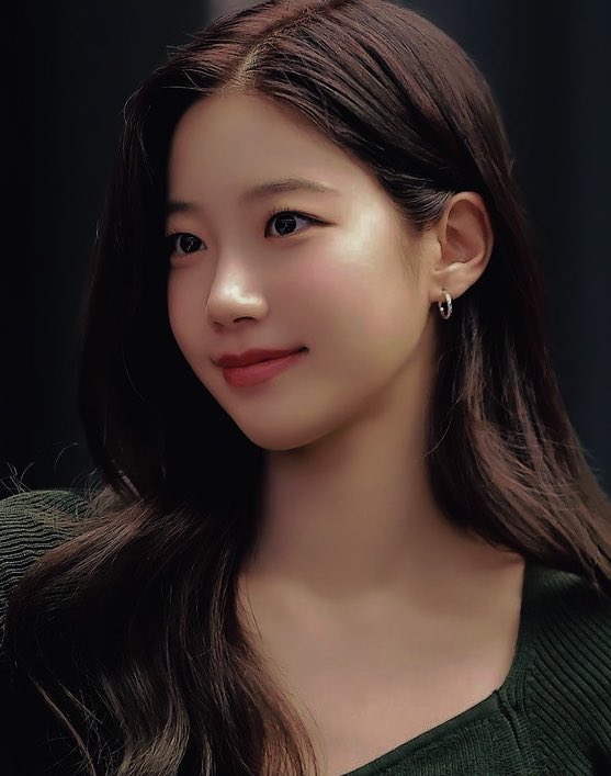 ⠀

⠀⠀⠀       CHIYE VERONIQUE.
⠀⠀⠀       new acc, not new to rp.
⠀⠀⠀       like and rt to be mutuals.
⠀
⠀ ⠀