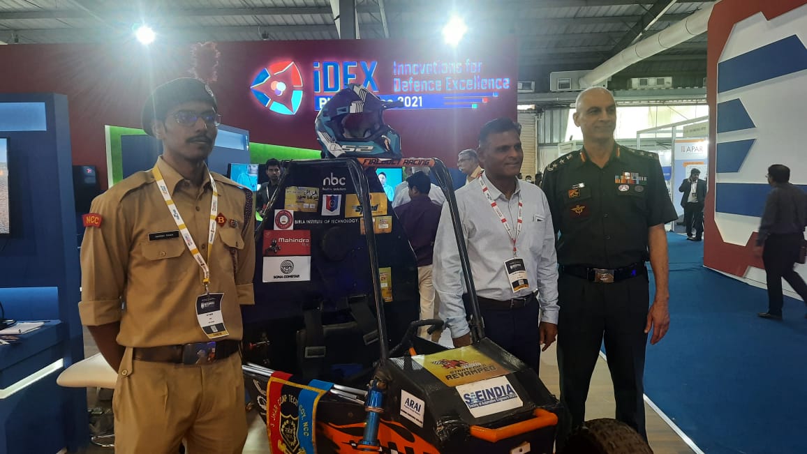 SpokespersonMoD's tweet image. A first! NCC cadets of Bihar &amp;amp; Jharkhand Directorate displayed 3 advanced technology prototypes in #DefExpo2022 Gandhinagar, Gujarat- They were UAV, All-Terrain Vehicle &amp;amp; Hand gesture sensing BOT.  pib.gov.in/PressReleasePa…
#PathToPride @HQ_DG_NCC
